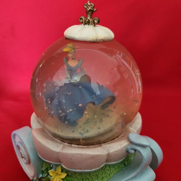 Disney Princess Cinderella Musical Snow Globe Motion Waterball - Picture 10 of 15